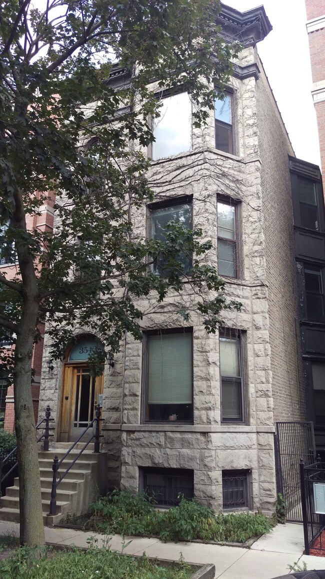 3543 N Wilton Ave, Unit 3 in Chicago, IL - Building Photo - Building Photo