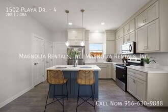 1502 Playa Dr in Weslaco, TX - Foto de edificio - Building Photo