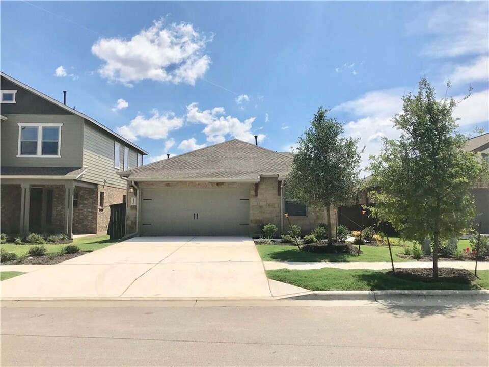 2240 Twisted Willow Ln in Leander, TX - Building Photo