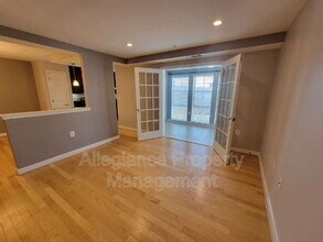4151 S Four Mile Run Dr in Arlington, VA - Building Photo - Building Photo