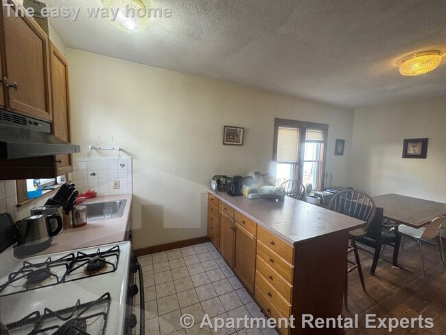 29 Frederick Ave, Unit 1
