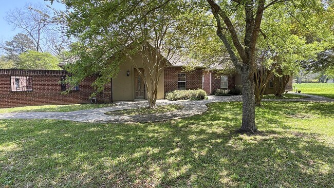property at 1604 N McGuire Ave