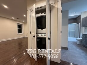 19 Lambert Ave, Unit #1 in Boston, MA - Foto de edificio - Building Photo