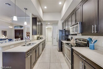 1221 Briarwood Ct in Naples, FL - Building Photo - Building Photo