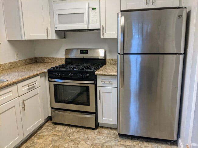 16403 Kennedy Rd, Unit ADU in Los Gatos, CA - Foto de edificio - Building Photo