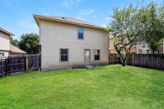 8911 Bonnie Butler in San Antonio, TX - Foto de edificio - Building Photo
