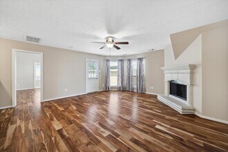 2411 Lacyberry St in Houston, TX - Building Photo - Building Photo