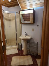 1907 DuPont Ave S, Unit Garden Apartment in Minneapolis, MN - Building Photo - Building Photo
