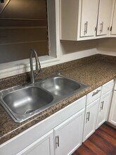 3889 Branch Dr SW in Atlanta, GA - Building Photo - Building Photo