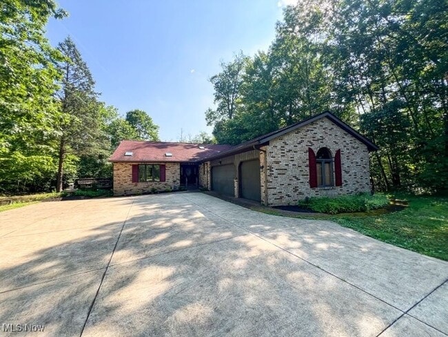 457 E Pioneer Trail in Aurora, OH - Building Photo - Building Photo