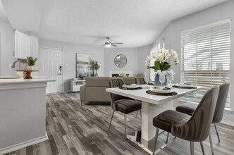 Villas at Chase Oaks in Plano, TX - Foto de edificio - Building Photo
