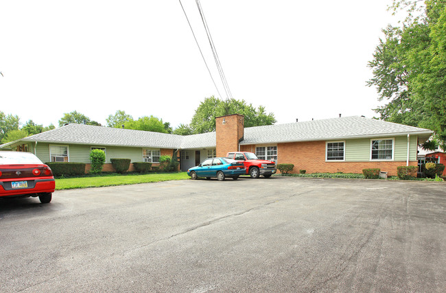 11289 Westborough Rd in Parma Heights, OH - Foto de edificio - Building Photo