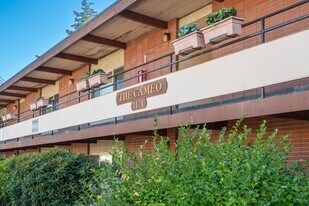 Cameo Apartments in Burien, WA - Building Photo