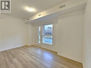 70 Kenesky Dr in Waterdown, ON - Building Photo - Building Photo