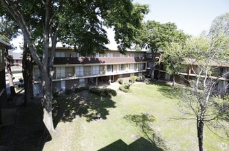 Cleary Pointe Apartments in Metairie, LA - Building Photo - Building Photo