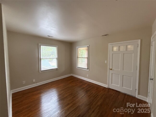 2729 Bancroft St in Charlotte, NC - Building Photo - Building Photo
