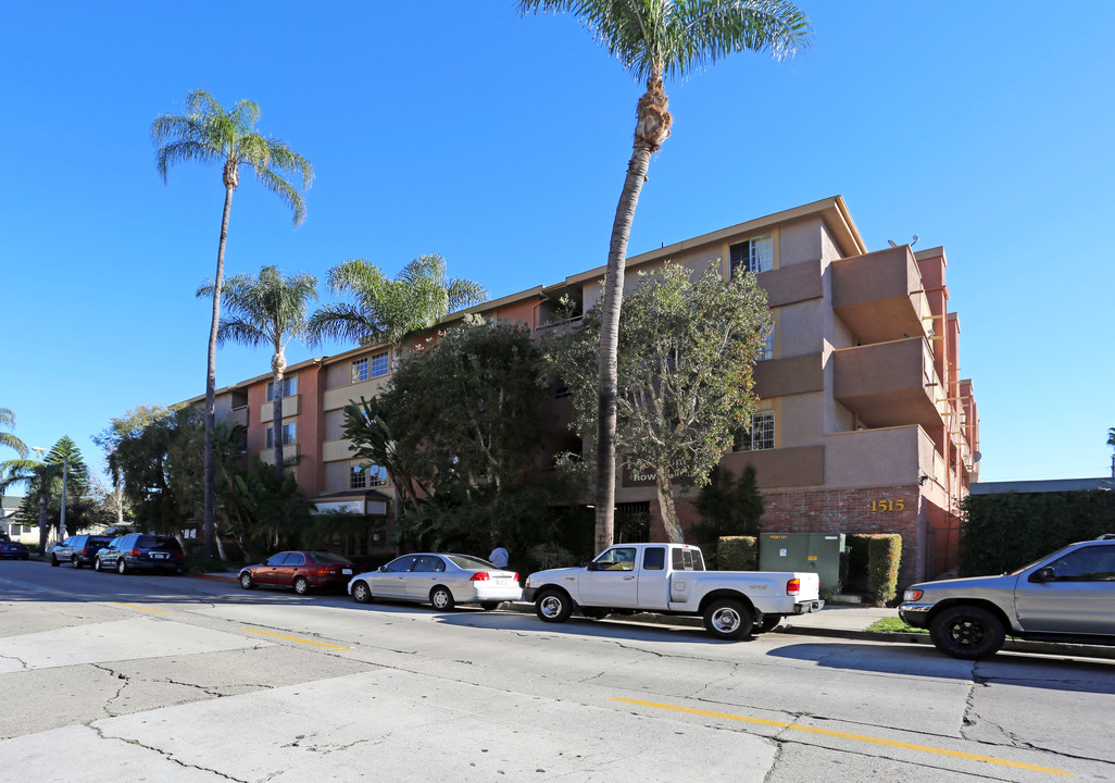 Villa Serena Apartments in Santa Ana, CA - Building Photo