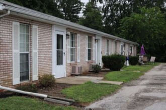 Riverview Apartments in Ashtabula, OH - Foto de edificio - Building Photo