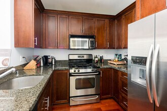 88 Townsend St in San Francisco, CA - Building Photo - Building Photo