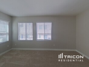 3417 N Diamond Hitch Ct in Las Vegas, NV - Building Photo - Building Photo