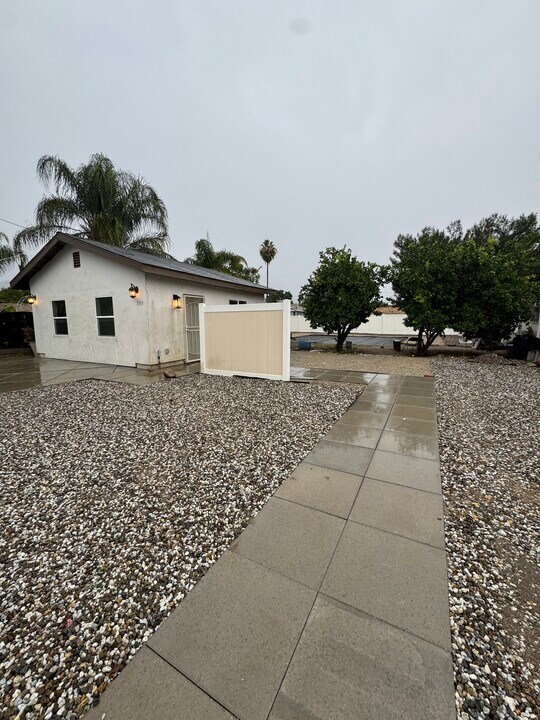 7513 Valaria Dr in Highland, CA - Building Photo