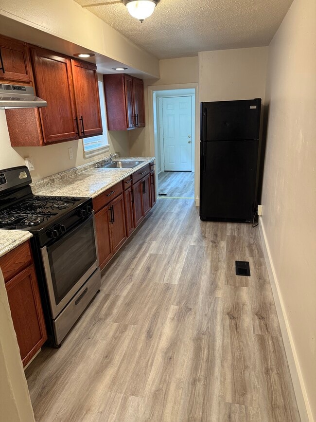 property at 27 E Chestnut St