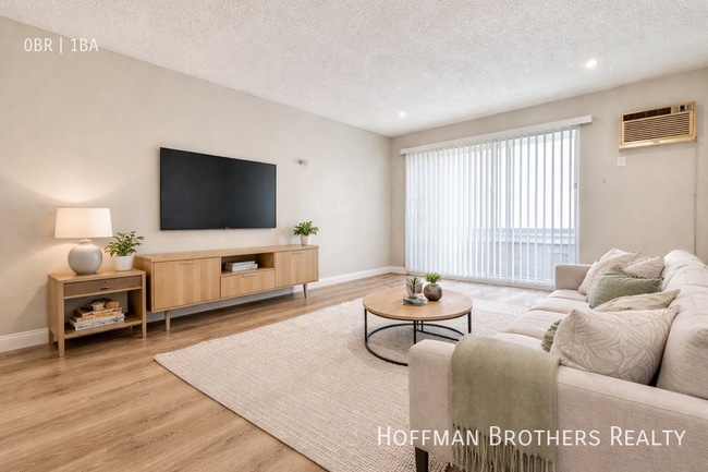 5452 Sierra Vista Ave, Unit 306