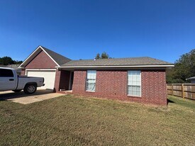 366 Hickory Grove St in Benton, AR - Building Photo