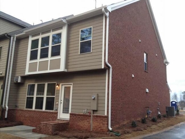 2100 Greencrest Cir in Milton, GA - Building Photo - Building Photo