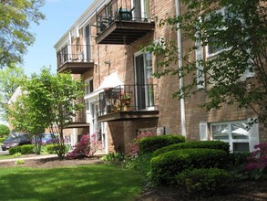 Liberty Heights in Alliance, OH - Foto de edificio - Building Photo