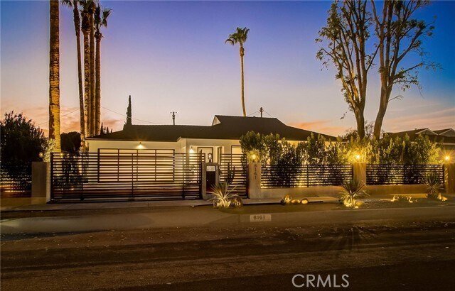 8161 Encino Ave in Los Angeles, CA - Building Photo - Building Photo