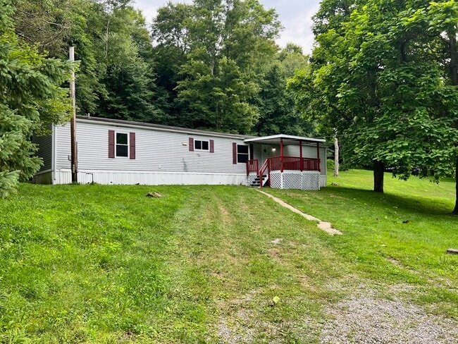 746 Pony Farm Rd in Kittanning, PA - Building Photo - Building Photo