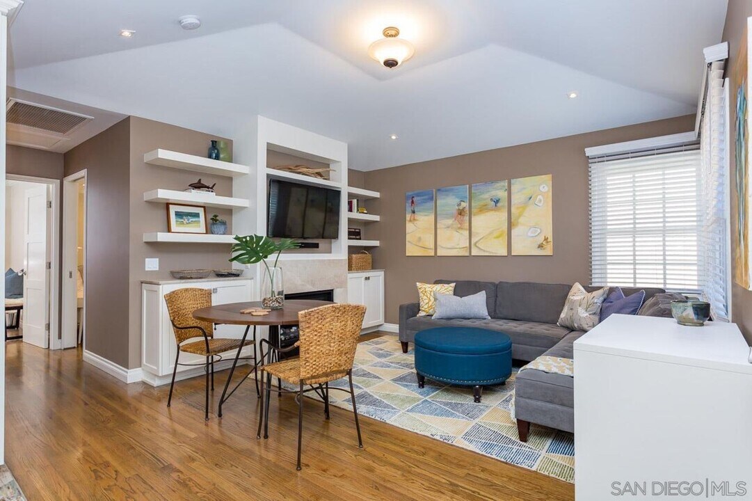 817 San Luis Rey Pl in San Diego, CA - Building Photo
