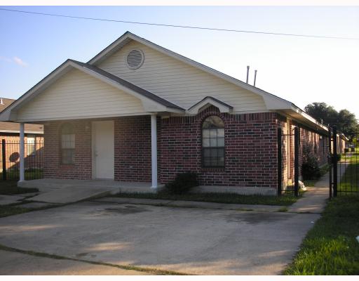 401-409 W 14th & 15th St in Bryan, TX - Building Photo