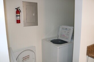 3830 Kensingwood Trce in Decatur, GA - Foto de edificio - Building Photo