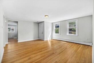 10 Glen Gary Rd in Needham, MA - Building Photo - Building Photo