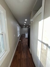 810 E 8th St, Unit #1 - Ground Floor in Muscatine, IA - Building Photo - Building Photo