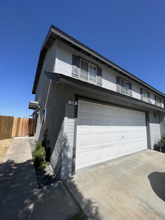 129 S Lilac St in Ridgecrest, CA - Building Photo