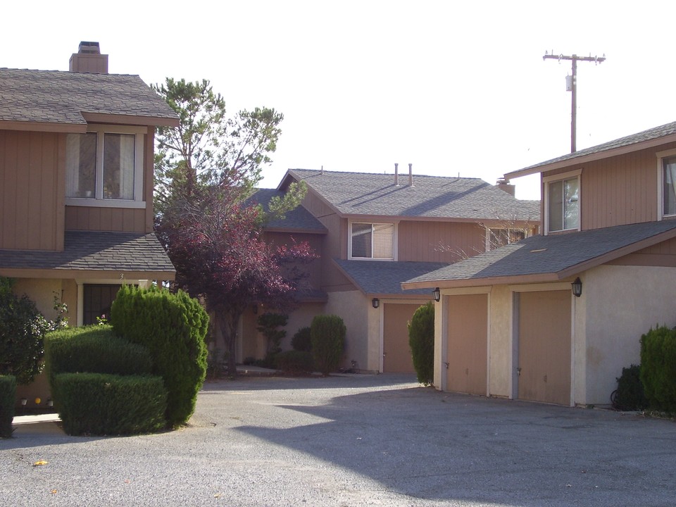 SWC Carlisle Rd & Chehalis Rd in Apple Valley, CA - Foto de edificio