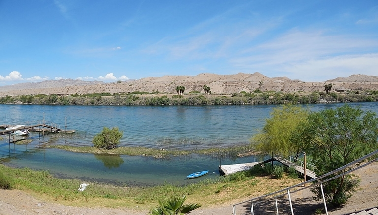 Riverfront Mobile Estates in Bullhead City, AZ - Building Photo