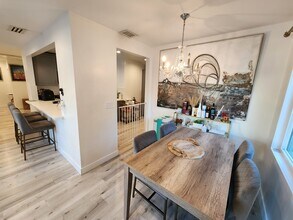 7000 Andasol Ave in Van Nuys, CA - Foto de edificio - Building Photo