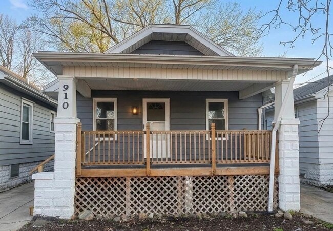 property at 910 W Virginia Ave