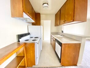 1713 Corinth Ave in Los Angeles, CA - Building Photo - Building Photo