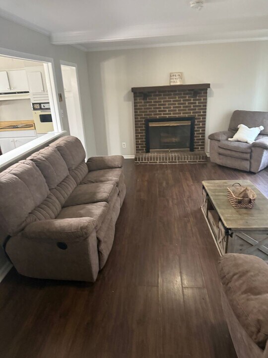 2516 Cherbonne Dr in Greensboro, NC - Building Photo