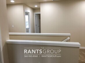 8996 Aster St SE in Tumwater, WA - Building Photo - Building Photo