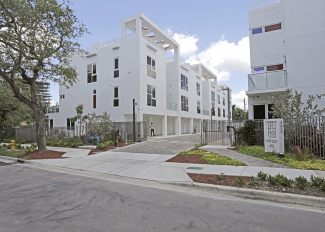 One Bay Residences in Miami, FL - Building Photo - Building Photo