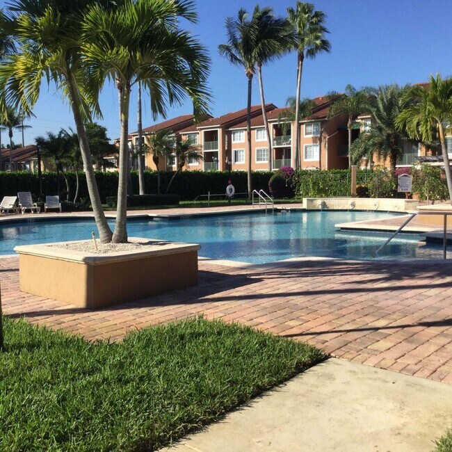 7888 Sonoma Springs Cir in Greenacres, FL - Building Photo - Building Photo