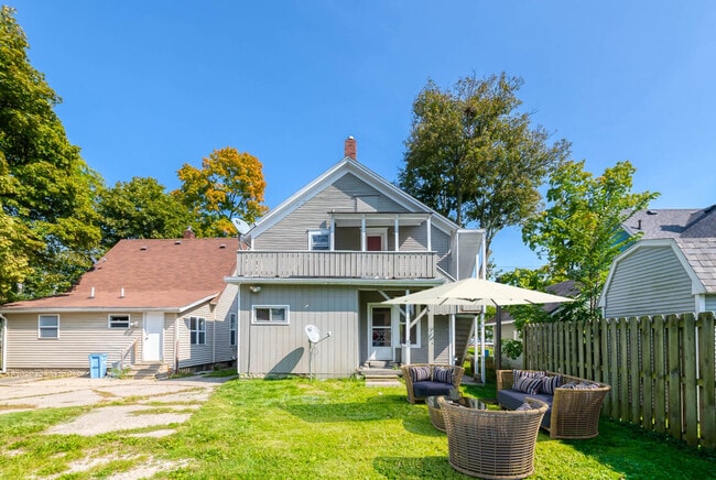 507 N Sycamore St in Lansing, MI - Building Photo - Building Photo