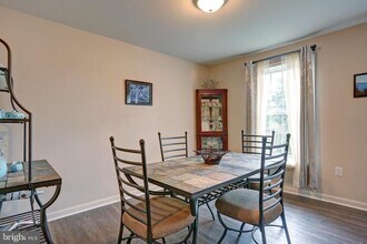 117 Bungalow Rd in Enola, PA - Foto de edificio - Building Photo