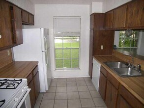 1915 Prairie Knoll Ct in Austin, TX - Building Photo - Building Photo